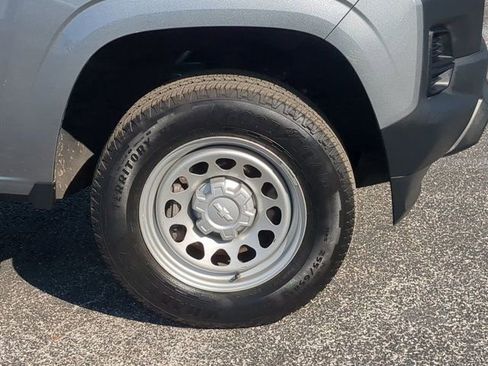 Used 2024 Chevrolet Colorado W/T image 10