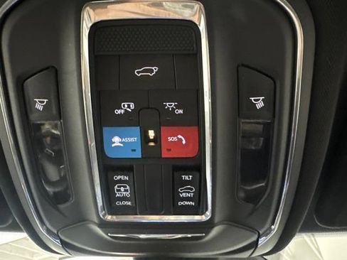 Used 2023 Jeep Grand Cherokee L Laredo AWD/4WD image 51