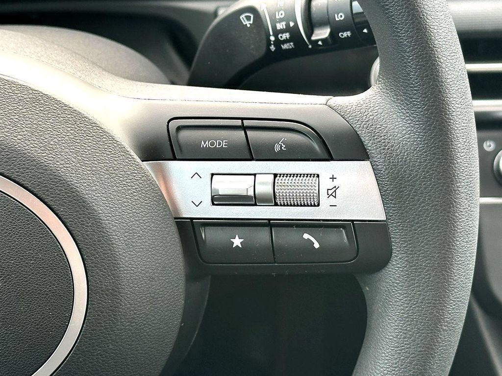 Used 2025 Hyundai Tucson SE FWD image 26