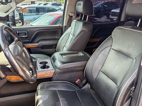 Used 2019 Chevrolet Silverado 2500 High Country w/ Duramax Plus Package AWD/4WD image 9