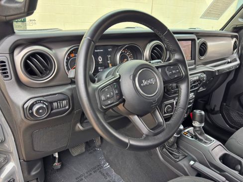 Used 2020 Jeep Wrangler Unlimited Sport AWD/4WD image 12