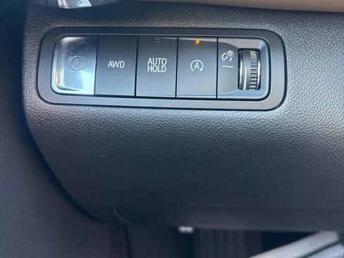 Used 2025 Chevrolet Equinox ACTIV w/ Safety and Technology Package image 21