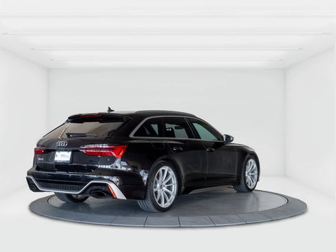 Used 2024 Audi RS 6 performance image 5