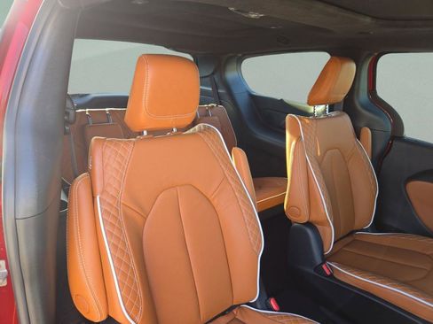 New 2026 Chrysler Pacifica Pinnacle image 28