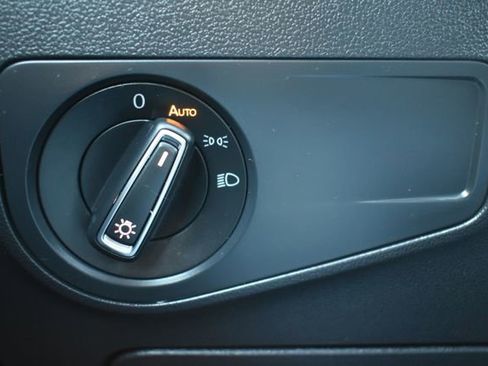 Used 2022 Volkswagen Tiguan SE R-Line image 22