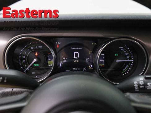 Used 2023 Jeep Wrangler Unlimited AWD/4WD image 18