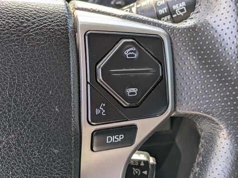 Used 2019 Toyota 4Runner SR5 AWD/4WD image 21