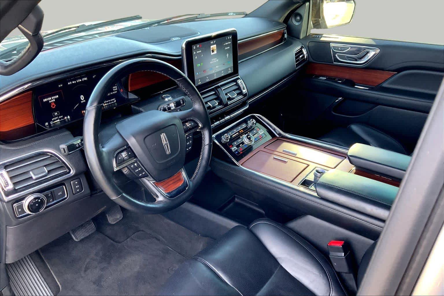 Used 2021 Lincoln Navigator 4WD image 18