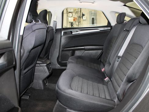 Used 2014 Ford Fusion SE FWD image 22