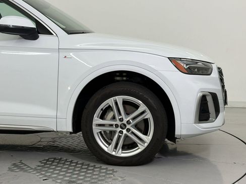 Used 2024 Audi Q5 e Premium AWD/4WD image 12