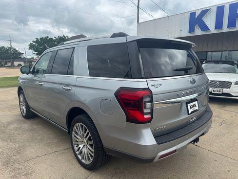 Used 2023 Ford Expedition Limited AWD/4WD image 3