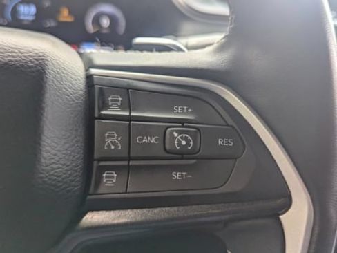 Used 2022 Jeep Grand Cherokee L Laredo AWD/4WD image 29