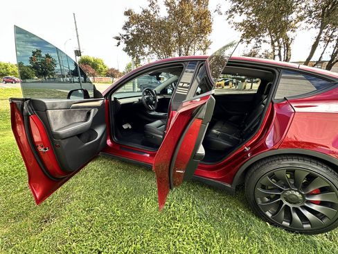 Used 2025 Tesla Model Y Performance AWD/4WD image 19