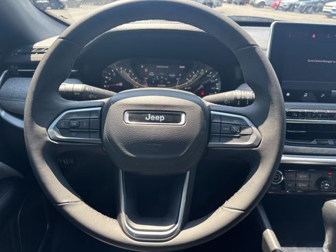 Used 2024 Jeep Compass Latitude AWD/4WD image 16