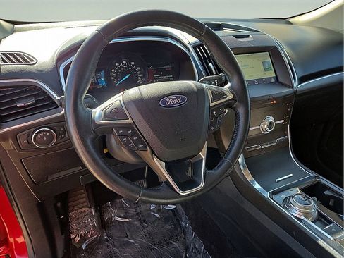 Used 2020 Ford Edge Titanium image 24