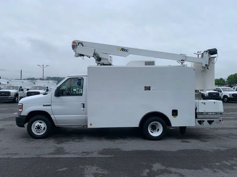 Used 2019 Ford E-350 and Econoline 350 Super Duty RWD image 5