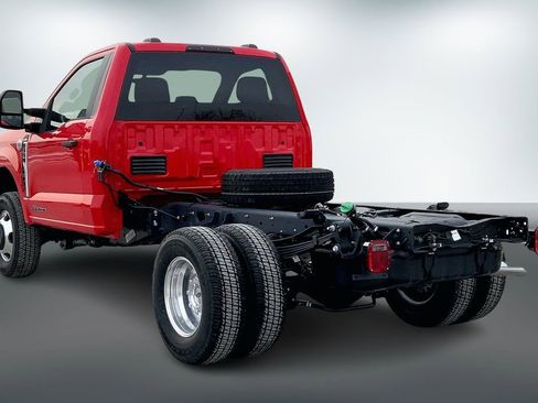 New 2026 Ford F350 XLT w/ XLT Value Package AWD/4WD image 3