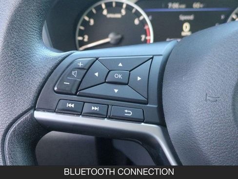 Used 2025 Nissan Altima 2.5 SV FWD image 17