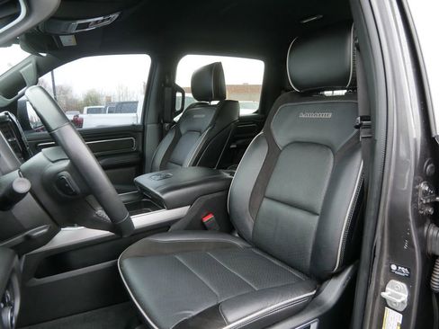 Used 2024 RAM 1500 Laramie AWD/4WD image 13