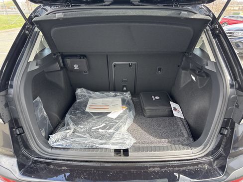 New 2026 Volkswagen Taos SEL AWD/4WD image 28