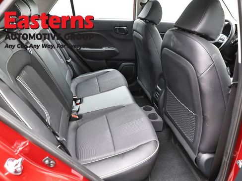 Used 2025 Hyundai Venue Limited image 24