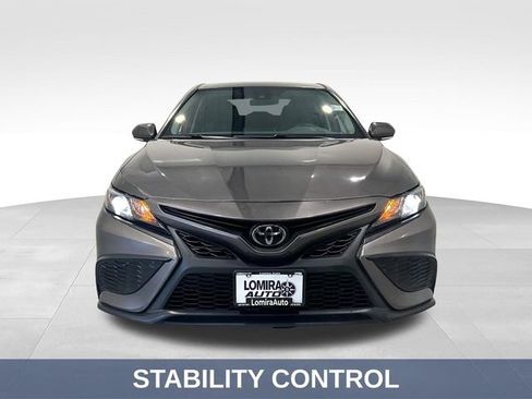 Used 2021 Toyota Camry SE AWD/4WD image 3