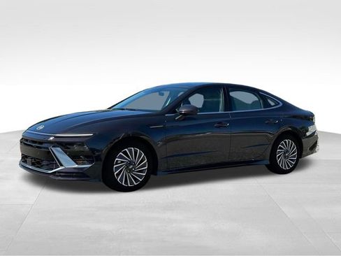 New 2025 Hyundai Sonata Limited image 2