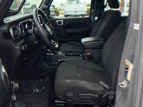 Used 2023 Jeep Wrangler Unlimited Sport AWD/4WD image 17
