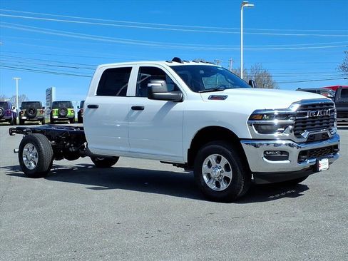 New 2026 RAM 3500 Tradesman w/ Chrome Appearance Group A AWD/4WD image 2