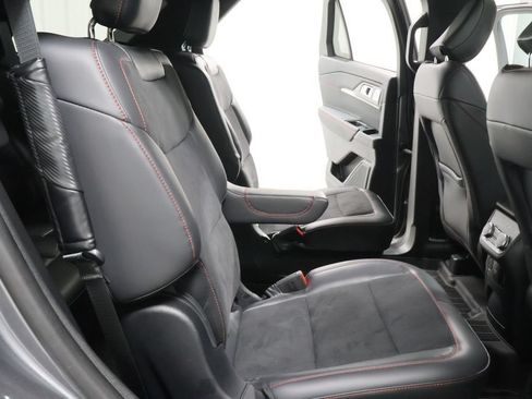 Used 2025 Ford Explorer ST AWD/4WD image 31