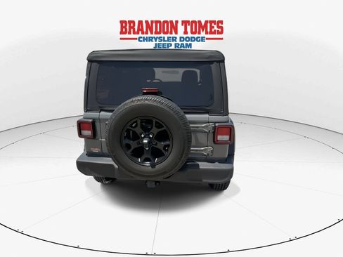 Used 2021 Jeep Wrangler Unlimited Sport AWD/4WD image 3
