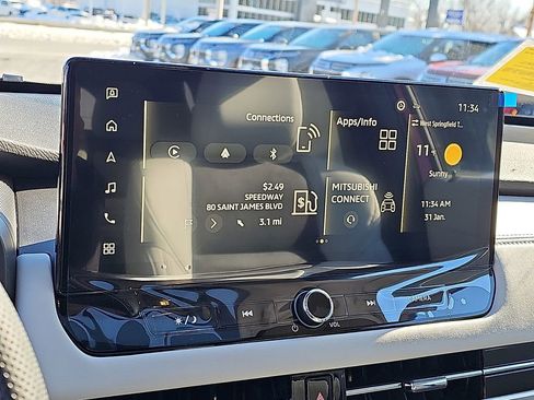 New 2026 Mitsubishi Outlander SE image 18