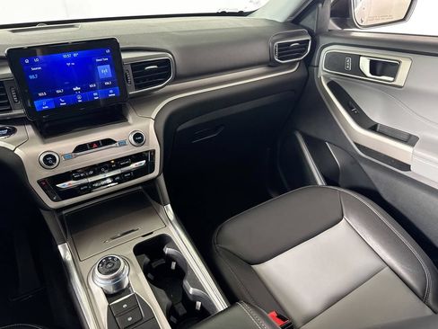 Used 2023 Ford Explorer XLT w/ Equipment Group 202A AWD/4WD image 24