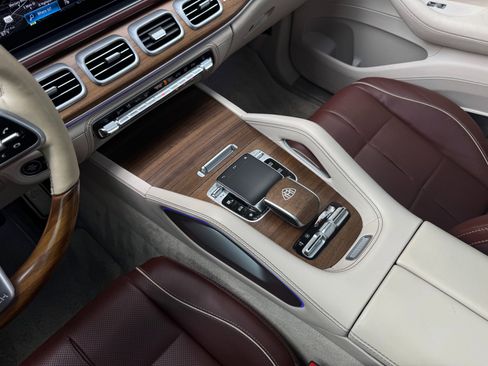 Used 2023 Mercedes-Benz Maybach GLS 600 4MATIC image 76