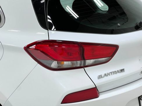 Used 2019 Hyundai Elantra GT FWD image 33