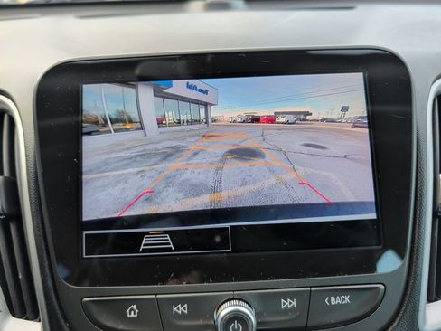 Used 2023 Chevrolet Malibu LT image 14