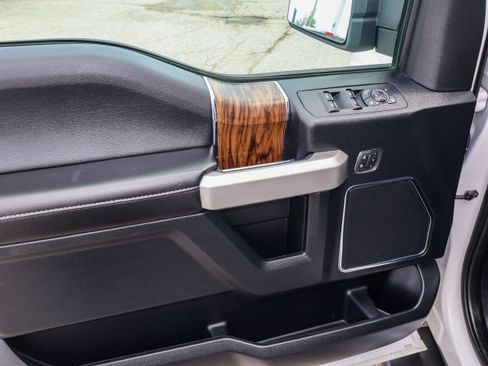 Used 2018 Ford F150 Lariat image 18