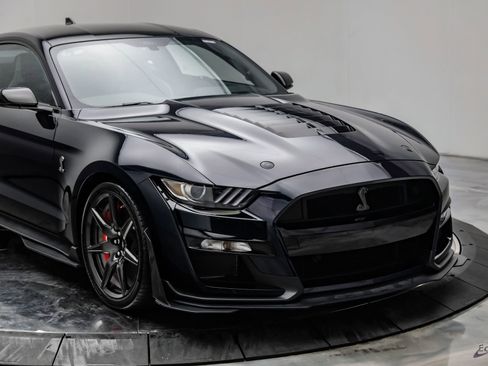Used 2021 Ford Mustang Shelby GT500 w/ Carbon Fiber Track Pack RWD image 33