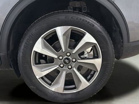 Used 2025 Ford Escape Platinum AWD/4WD image 38