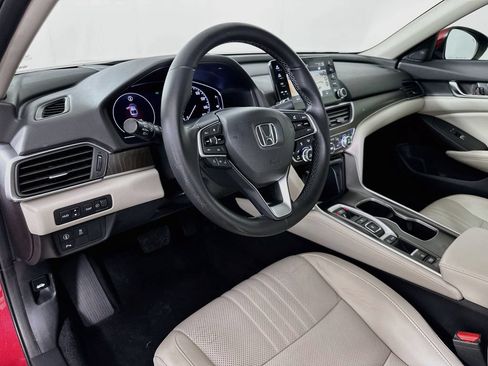 Used 2018 Honda Accord Touring image 9