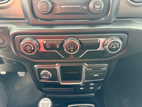 Used 2020 Jeep Gladiator Sport w/ Trailer Tow Package AWD/4WD image 20