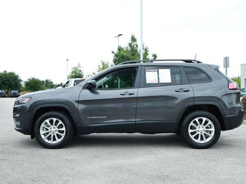Used 2022 Jeep Cherokee Latitude Lux w/ Mopar Interior Package AWD/4WD image 9