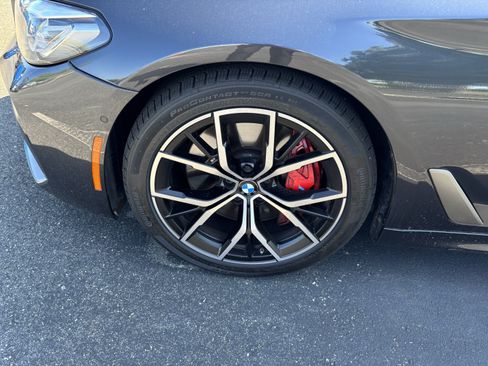 Used 2021 BMW M550i xDrive w/ Executive Package AWD/4WD image 12