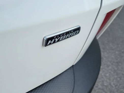 Used 2023 Ford Escape SE image 6