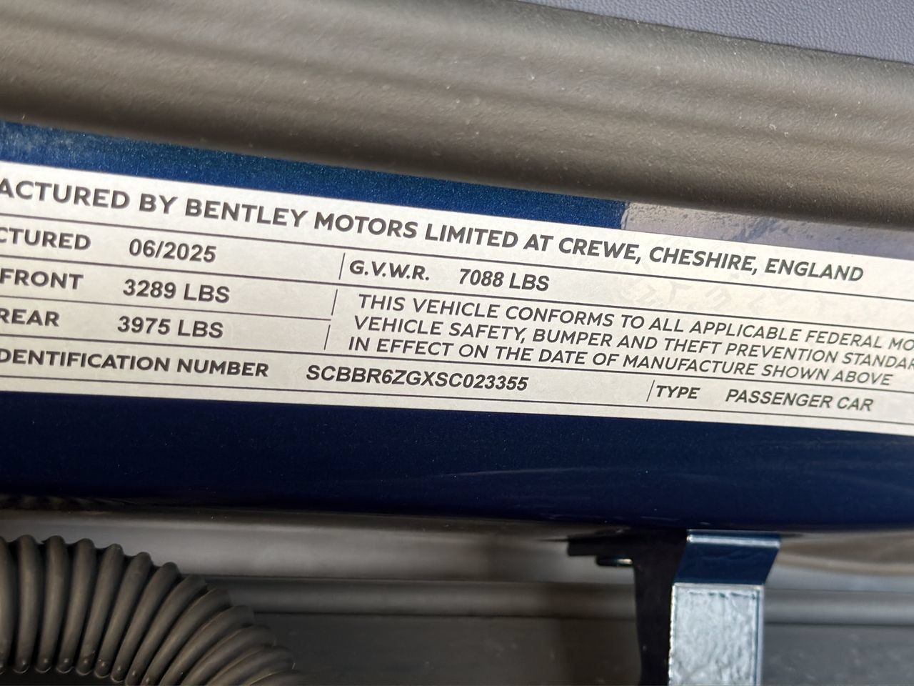 Used 2025 Bentley Flying Spur Plug-In Hybrid AWD/4WD image 38