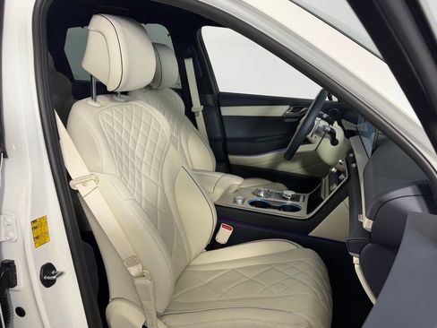 Used 2025 Genesis GV80 3.5T Prestige image 33