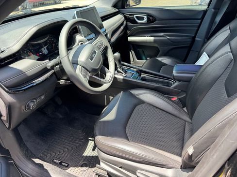 Used 2022 Jeep Compass Latitude FWD image 19