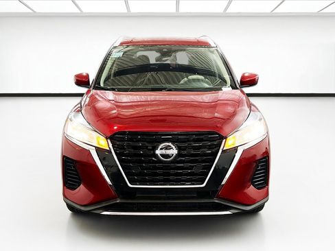Used 2023 Nissan Kicks SV FWD image 2