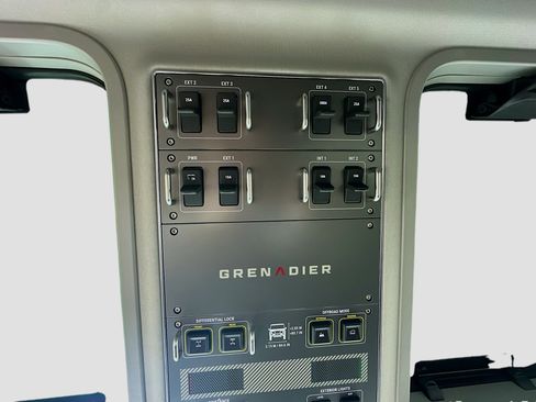 New 2025 INEOS Grenadier Fieldmaster Edition AWD/4WD image 33