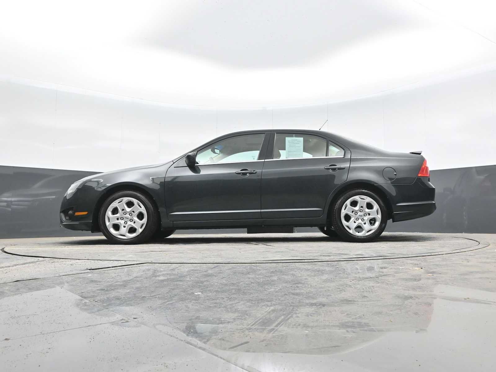 Used 2010 Ford Fusion SE FWD image 25